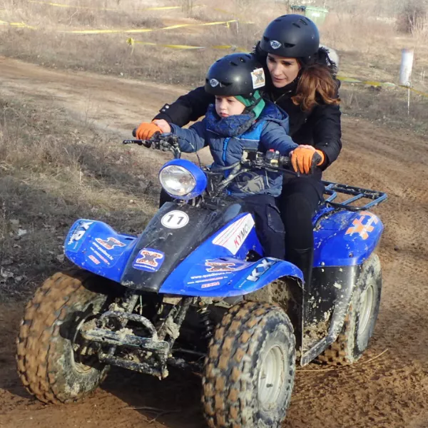 Anya-Lánya quados program