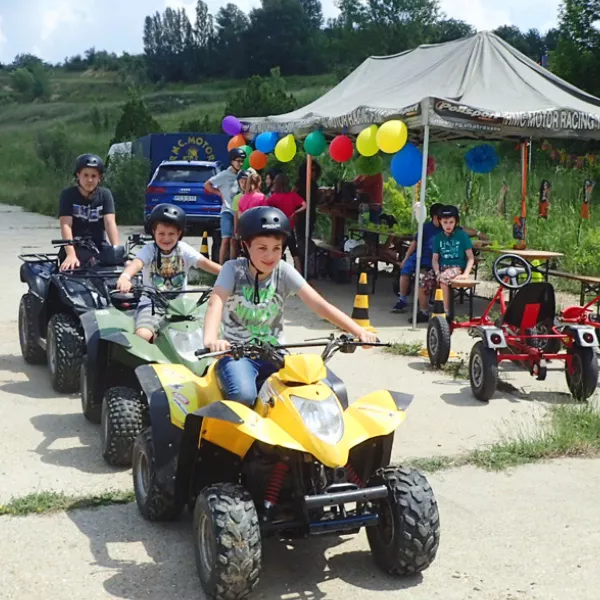 Quados szülinapi piknik